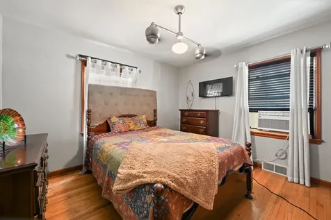 380 Glen Oak Dubuque IA 52001