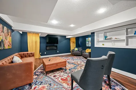380 Glen Oak Dubuque IA 52001