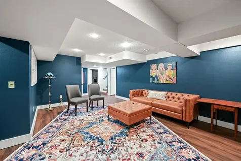 380 Glen Oak Dubuque IA 52001