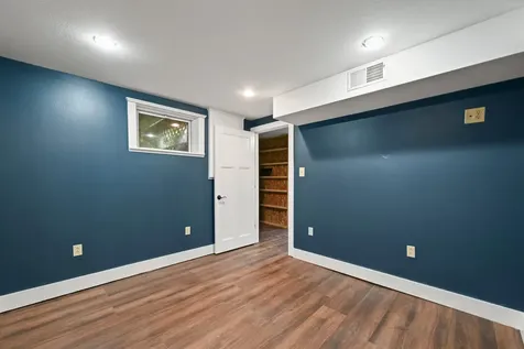 380 Glen Oak Dubuque IA 52001