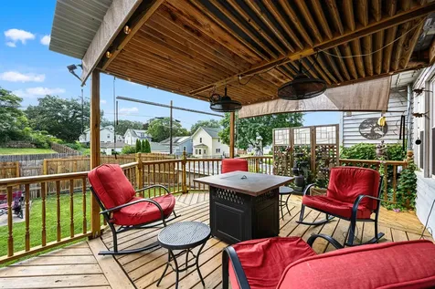 380 Glen Oak Dubuque IA 52001