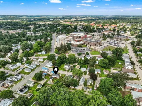 380 Glen Oak Dubuque IA 52001