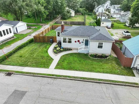 380 Glen Oak Dubuque IA 52001