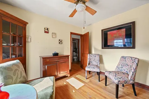 380 Glen Oak Dubuque IA 52001
