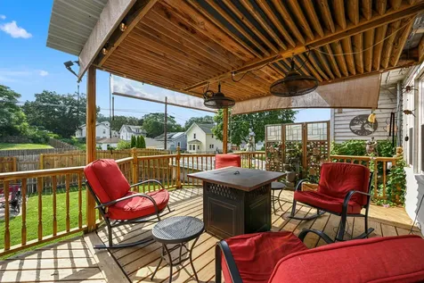 380 Glen Oak Dubuque IA 52001