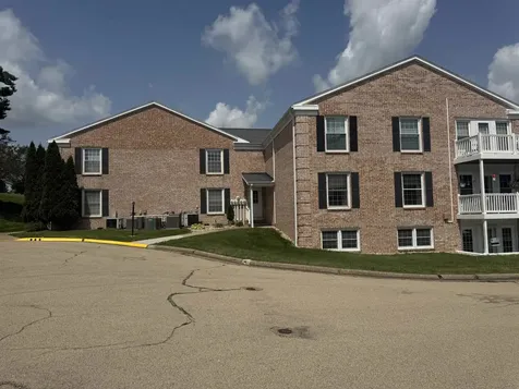 2335 Coventry Dubuque IA 52001