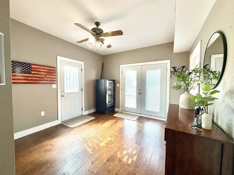 525 5th Avenue SE Dyersville IA 52040