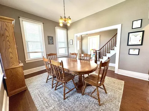 525 5th Avenue SE Dyersville IA 52040