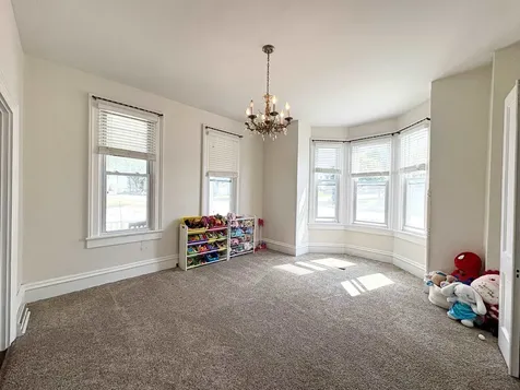 525 5th Avenue SE Dyersville IA 52040