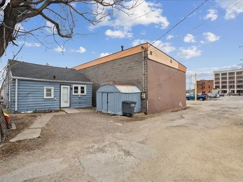 1227 Elm Dubuque IA 52001