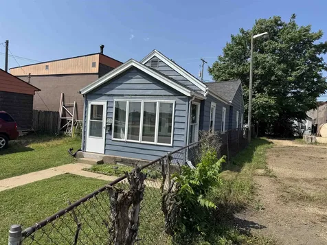 1227 Elm Dubuque IA 52001