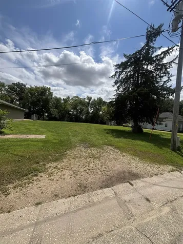 608 Charles Manchester IA 52057