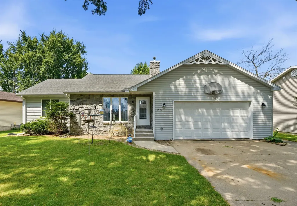 1320 N 5th Manchester IA 52057-0000