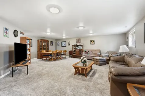 1320 N 5th Manchester IA 52057-0000