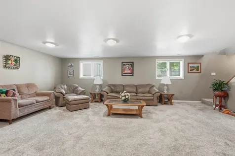 1320 N 5th Manchester IA 52057-0000