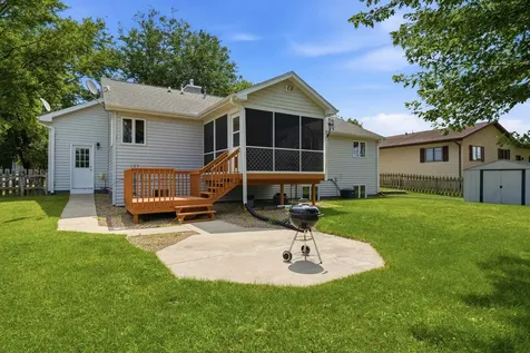 1320 N 5th Manchester IA 52057-0000