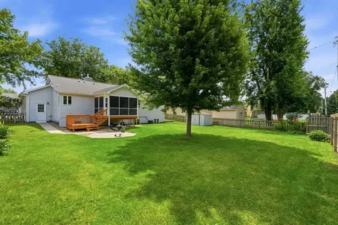 1320 N 5th Manchester IA 52057-0000