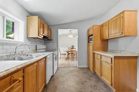 333 Valeria Dubuque IA 52001