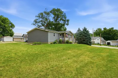 333 Valeria Dubuque IA 52001