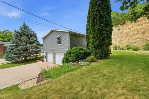 333 Valeria Dubuque IA 52001