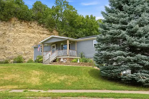 333 Valeria Dubuque IA 52001