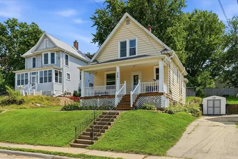 312 Lowell Dubuque IA 52001