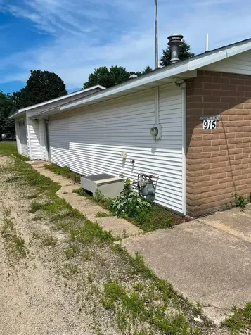 915 Washington Lamont IA 50650