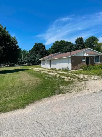 915 Washington Lamont IA 50650