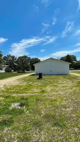 915 Washington Lamont IA 50650