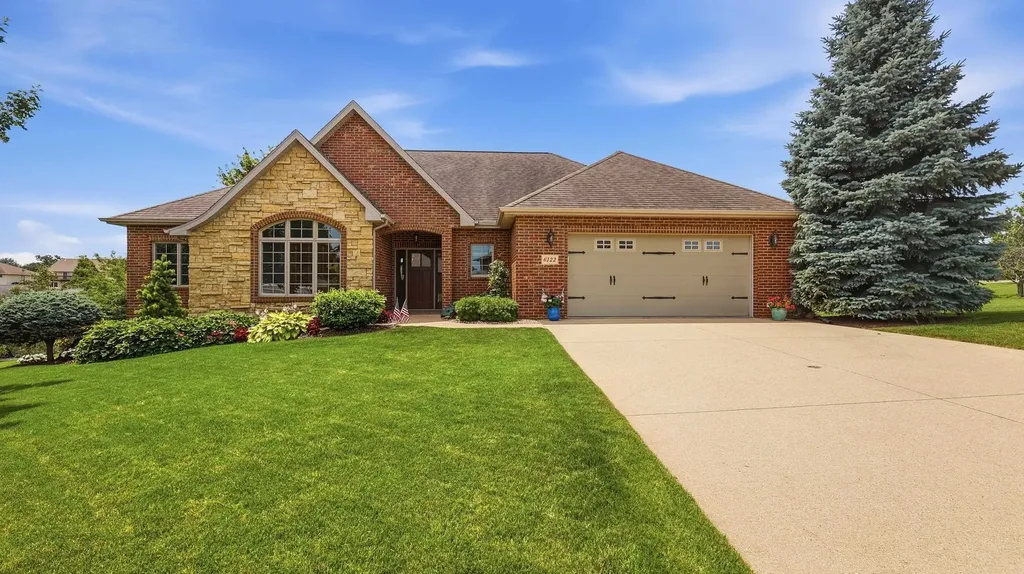 6122 Amber Ridge Dubuque IA 52002