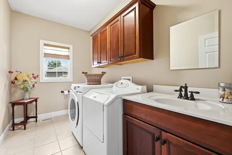 6122 Amber Ridge Dubuque IA 52002