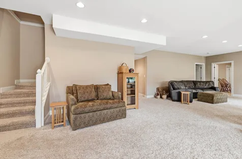 6122 Amber Ridge Dubuque IA 52002
