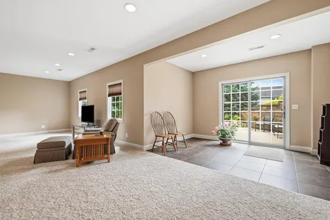 6122 Amber Ridge Dubuque IA 52002