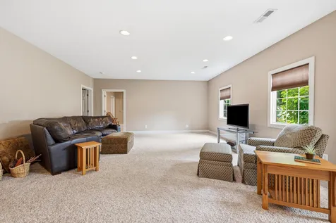 6122 Amber Ridge Dubuque IA 52002