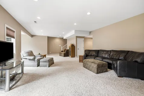 6122 Amber Ridge Dubuque IA 52002