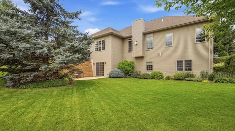 6122 Amber Ridge Dubuque IA 52002