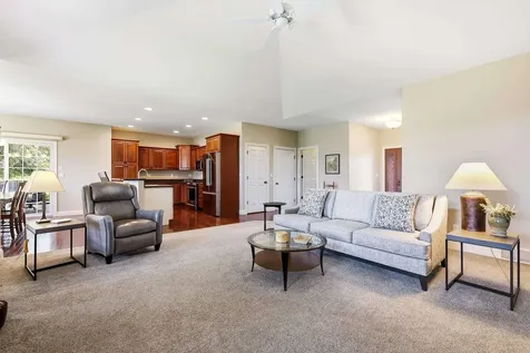 6122 Amber Ridge Dubuque IA 52002