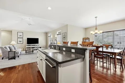6122 Amber Ridge Dubuque IA 52002