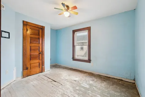 2268 Washington Dubuque IA 52001