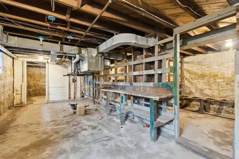2268 Washington Dubuque IA 52001