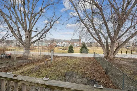 2268 Washington Dubuque IA 52001