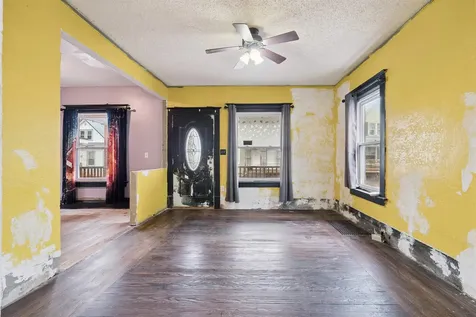 2268 Washington Dubuque IA 52001