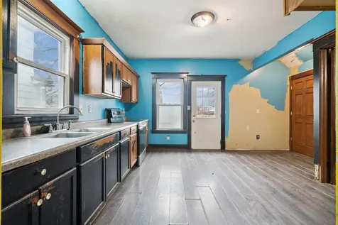 2268 Washington Dubuque IA 52001