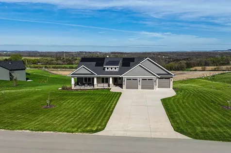 14481 Keegan Dubuque IA 52002