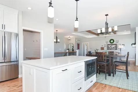 14481 Keegan Dubuque IA 52002