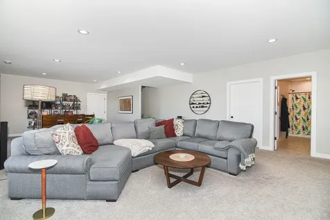 14481 Keegan Dubuque IA 52002