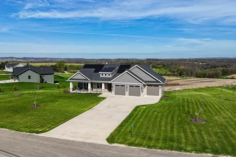 14481 Keegan Dubuque IA 52002