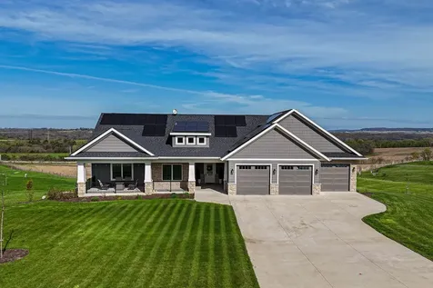14481 Keegan Dubuque IA 52002