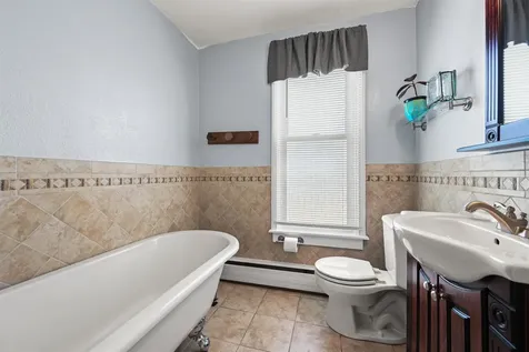 628 1st Avenue W. Dyersville IA 52040