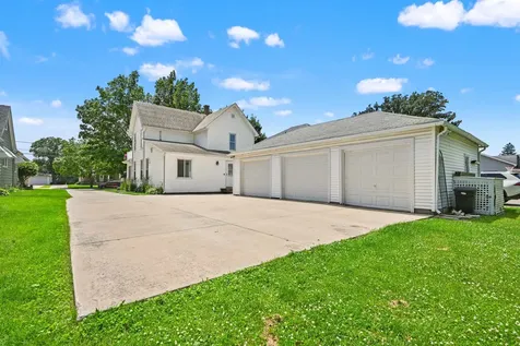 628 1st Avenue W. Dyersville IA 52040